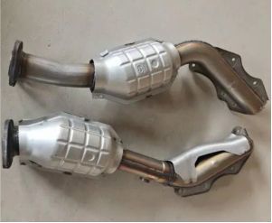 汽車機油加多 不容忽視的潛在危害與正確處理方法