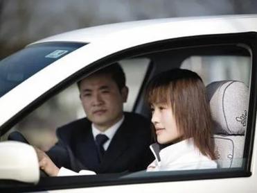 新手上路不安全?蘇州寧陪駕助您無(wú)憂(yōu)駕駛!